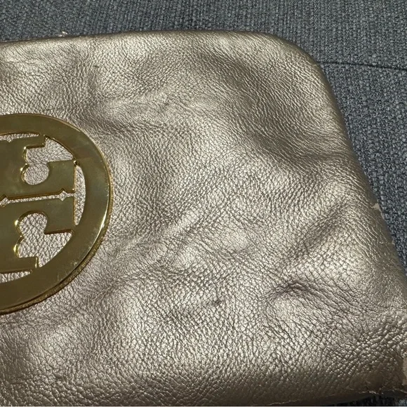 Tory Burch clutch - Picture 5 of 8